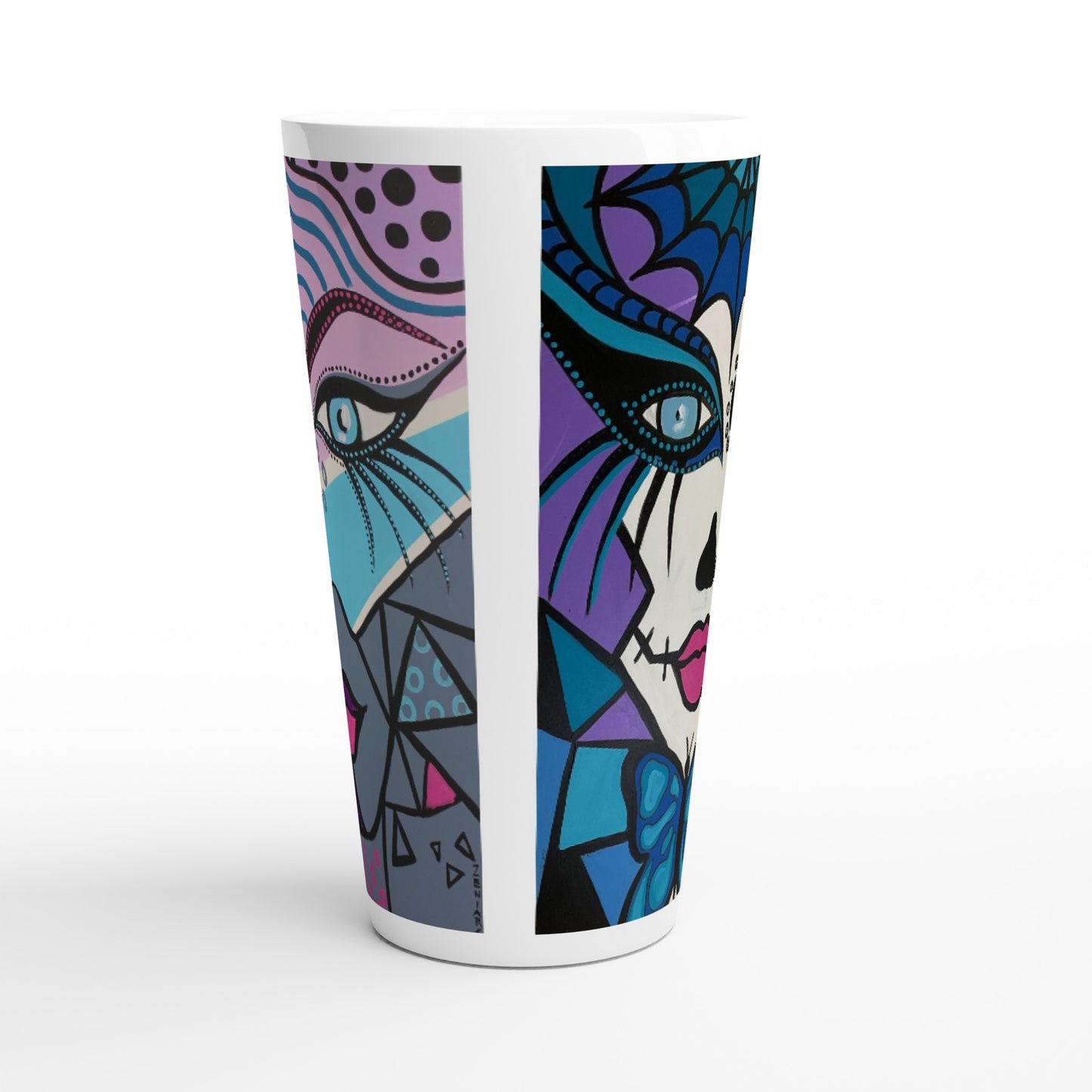 frontal Aufnahme einer Latte Tasse der Marke ZeniArt, das linke und das rechte Motiv sind mit einem Abstand zueinander, die Tasse trägt den Namen Mirror Woman/Mictecacihuatl Woman