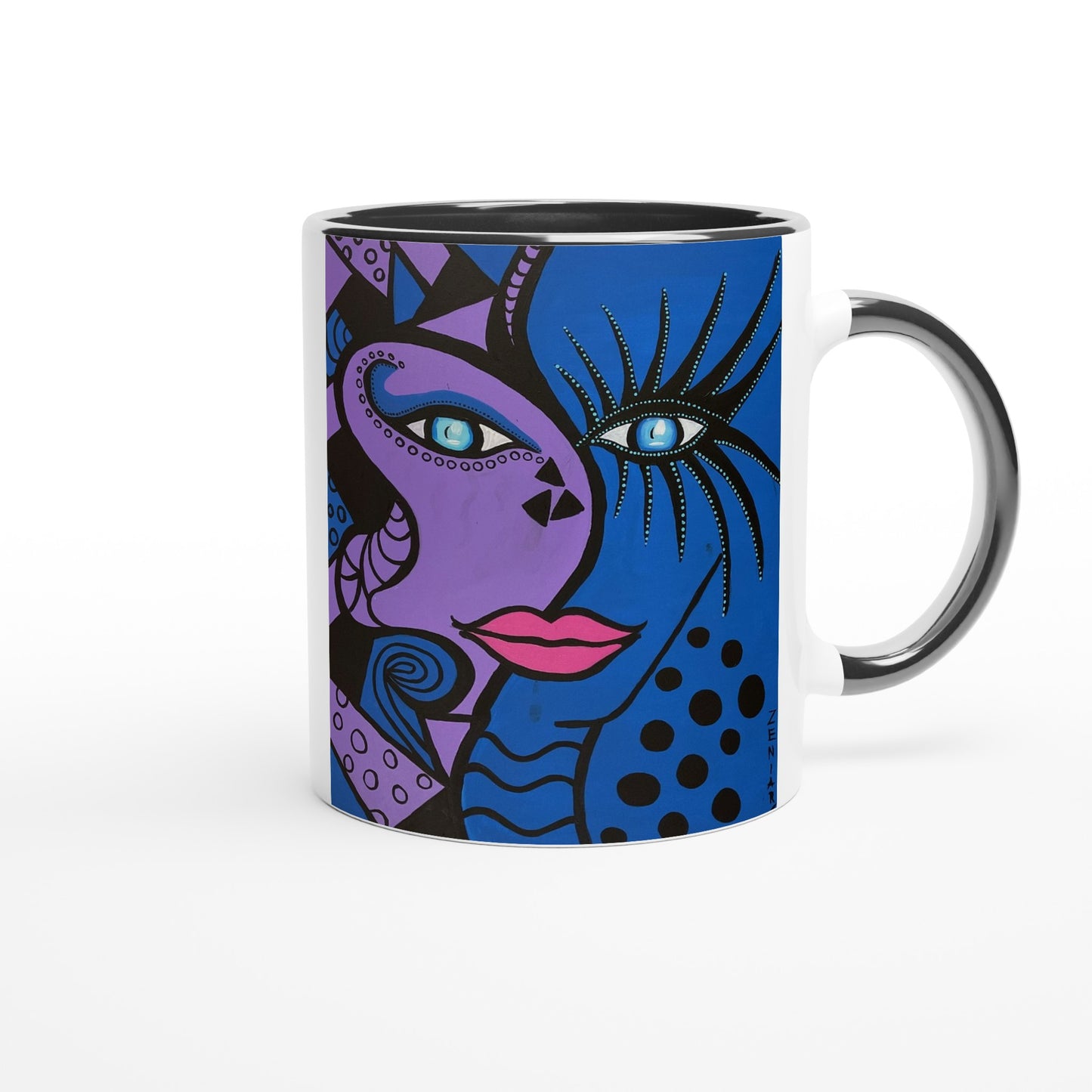 Aufnahme der rechten Tassenseite einer Doppelmotive Tasse mit schwarzem Griff. Zu sehen ist das Motiv Cobra Woman von ZeniArt