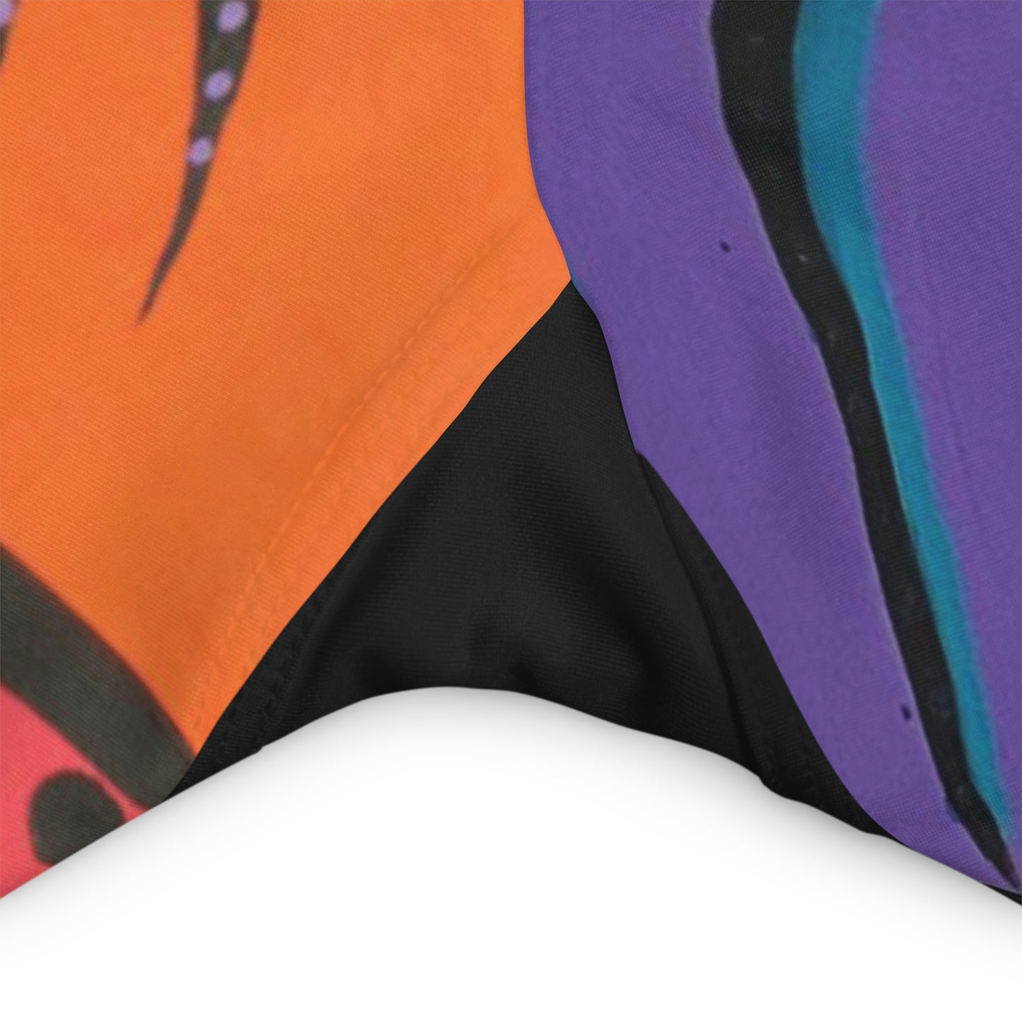 Aufname eines Zwickeleinsatzes, sowie den an das Design farblich angepassten Nähte