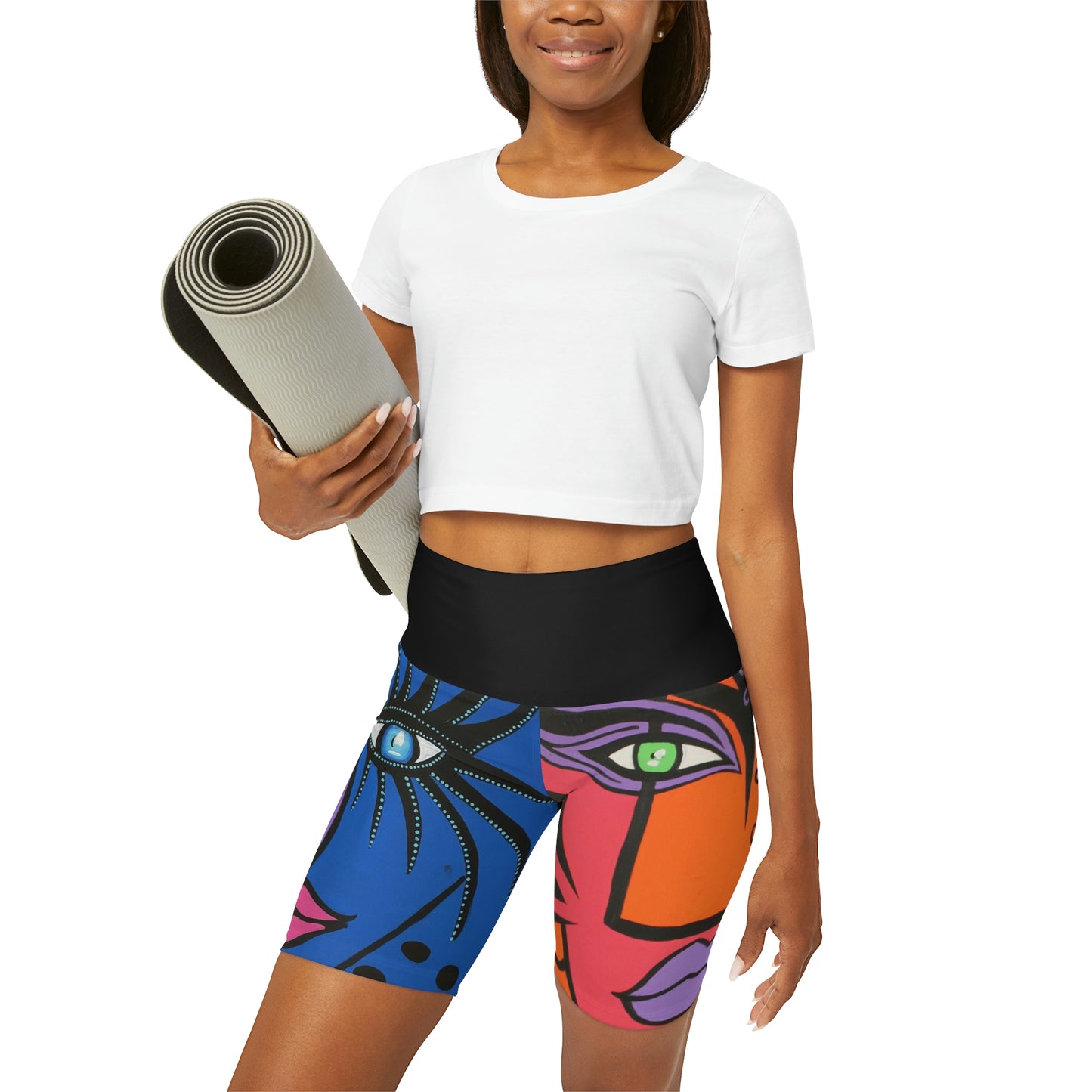 Model mit Yoga Shorts Cobra Woman / Woman Of Lus