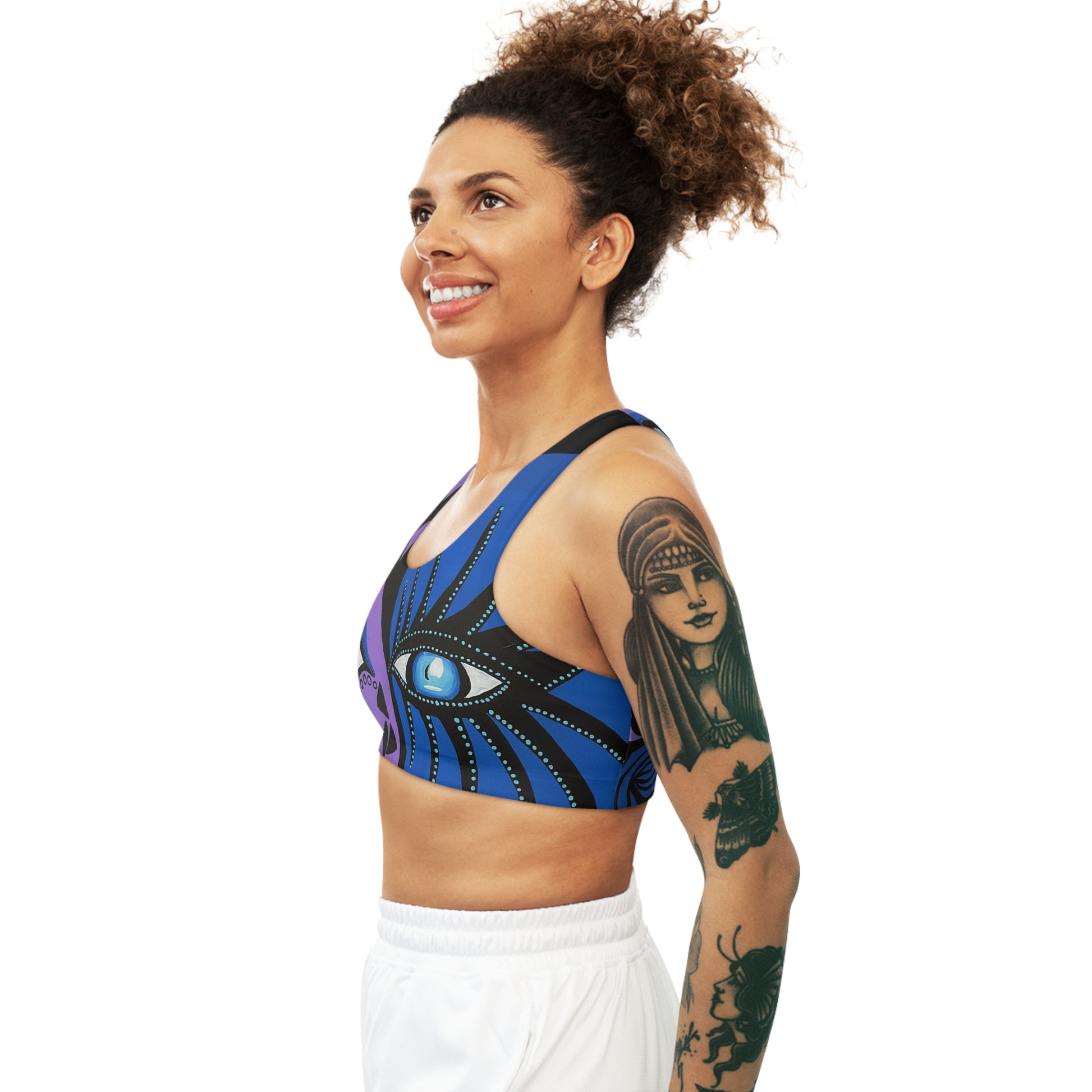 Seitenansicht einer Frau mit dem Sports Bra - Cobra Woman von ZeniArt