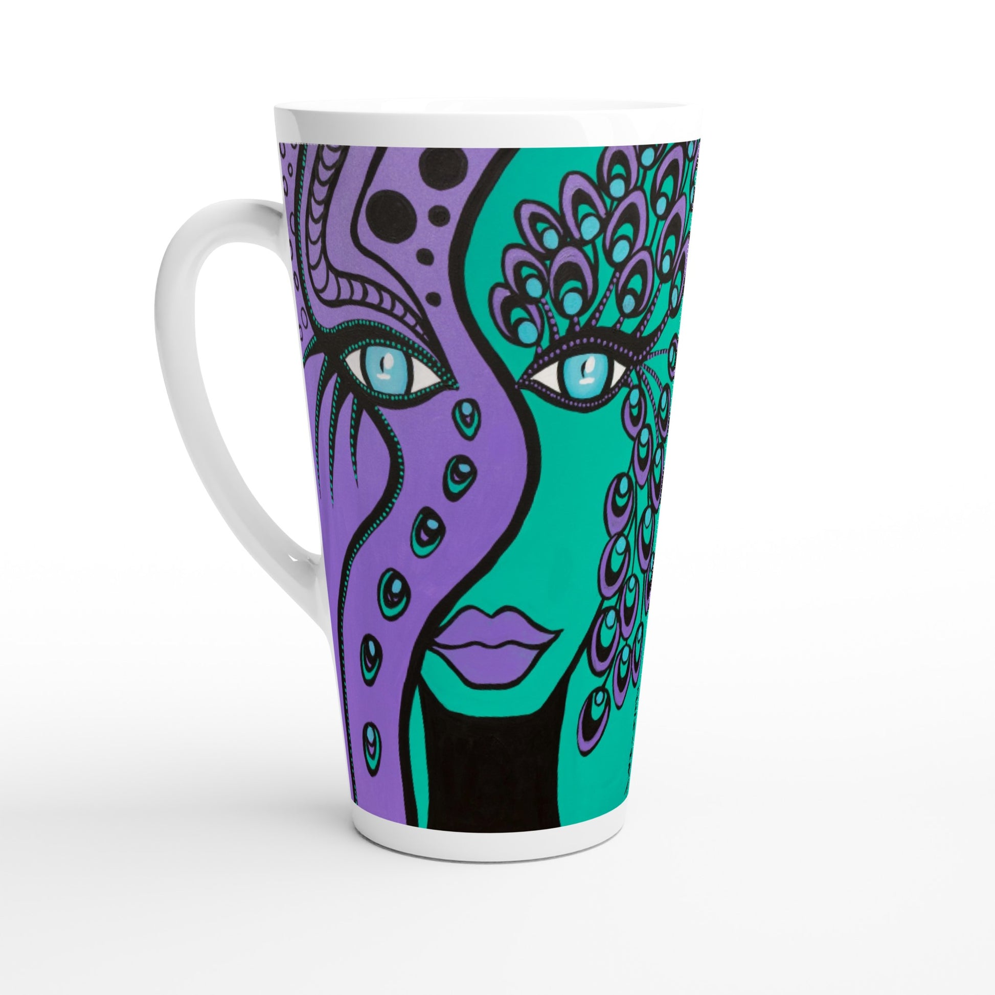 seitliche recht Aufnahme, von einer Latte Tasse der Marke Zeniart, zu sehen ist das Motiv Peacock Woman