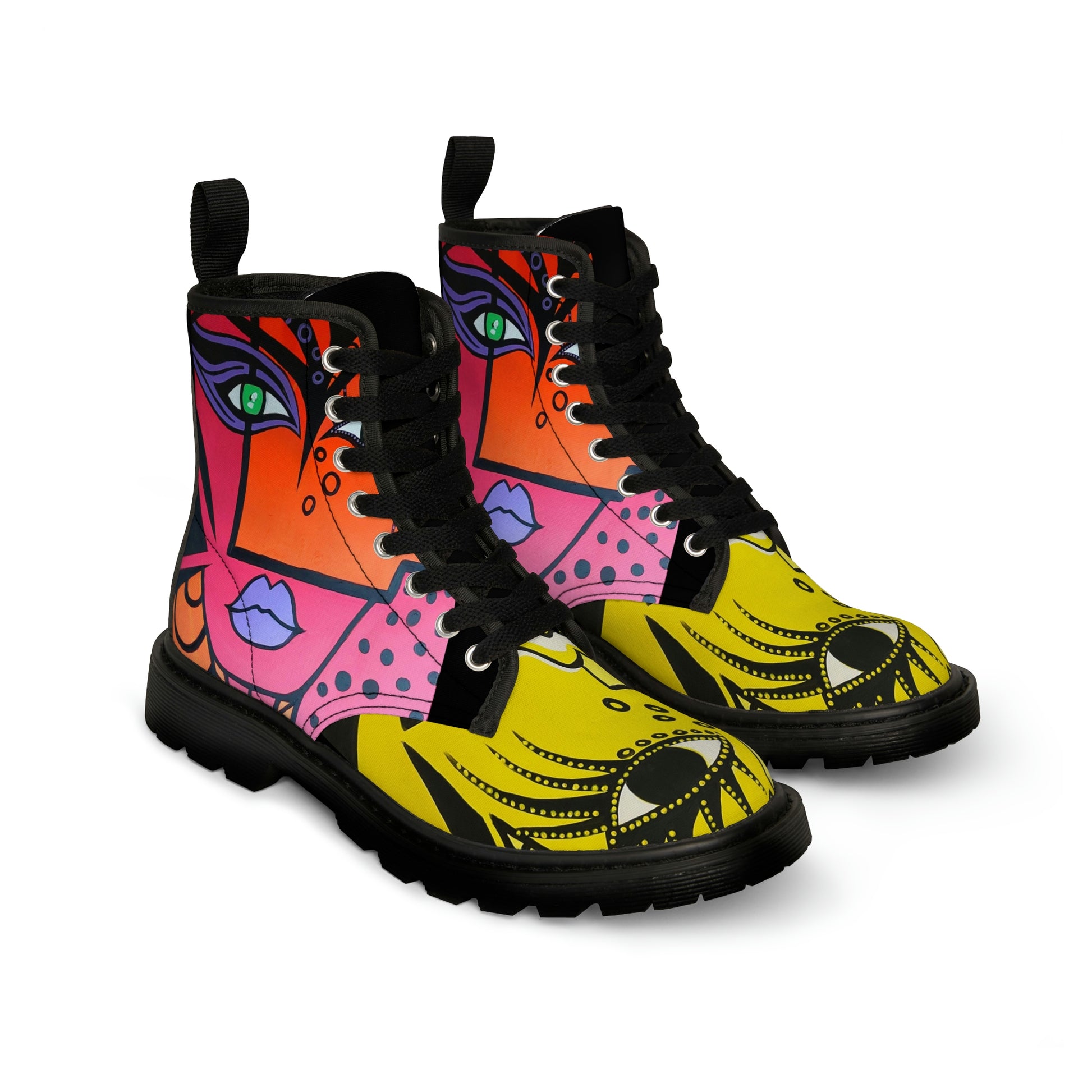 seitlich vordere Ansicht der extravaganten klassischen Damen Cancas Boots der Marke ZeniArt. zu sehen sind die Motive Cheetah Woman und Woman of Lust